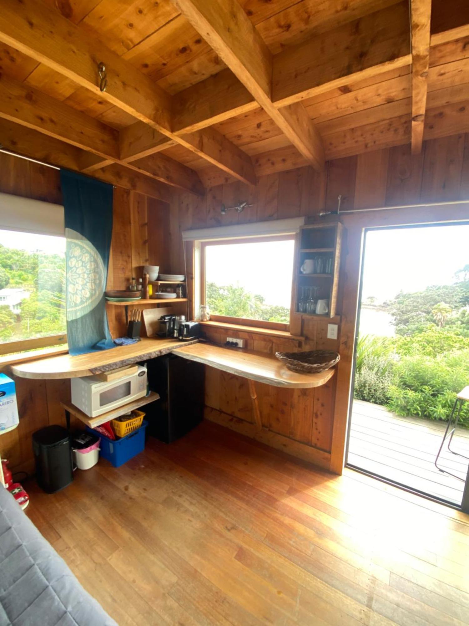 Kereru Cabin - Spectacular Seaviews, Rustic, Glamping Eco Adventure Palm Beach Bagian luar foto